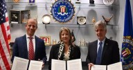 Argentina firma acuerdos de cooperación con el FBI