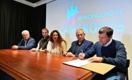 Provincia acompañó el 125° aniversario de Camarones y ratificó el acompañamiento a fiestas populares