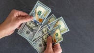 Las billeteras virtuales suspendieron la venta del dólar oficial: qué dijo el Banco Central