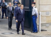 Izquierda francesa insiste en censura al primer ministro