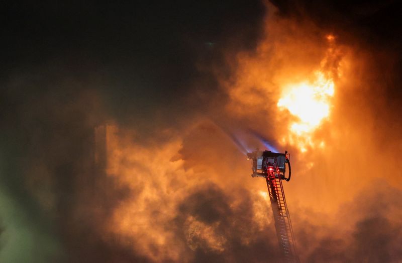 Chevron to make adjustments to Los Angeles refinery following large fire