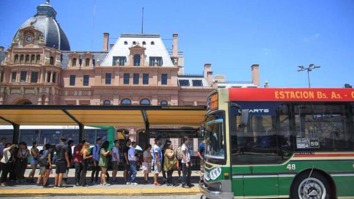 El transporte público aumentará 4,1% en el AMBA en noviembre 2025