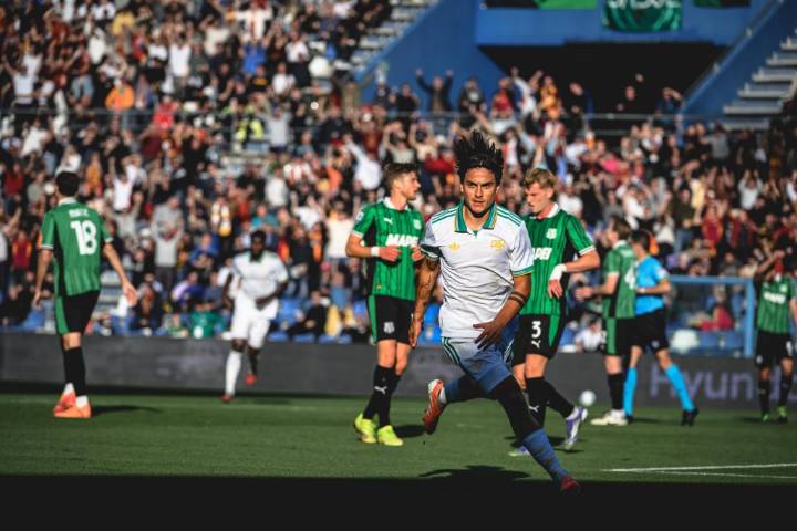 Roma ganó con gol de Dybala y alcanzó la punta