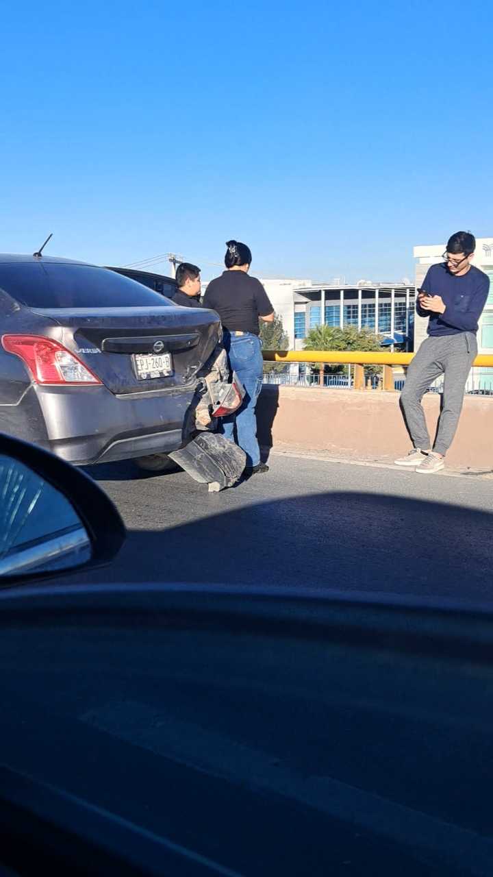 Choque múltiple provoca tráfico