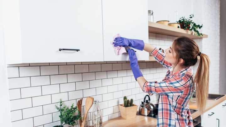10 Spots In The Kitchen Everyone Forgets To Degrease