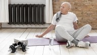 Ideal para adultos mayores: los ejercicios que no pueden faltar en tu rutina si querés recuperar masa muscular