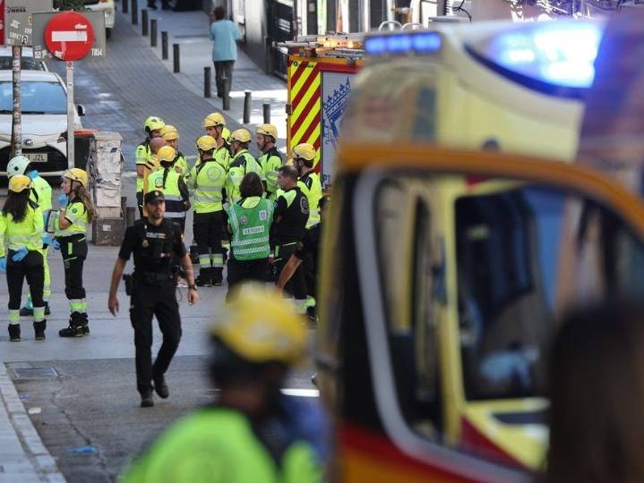 Reports: 3 injured, 5 missing in building collapse in central Madrid