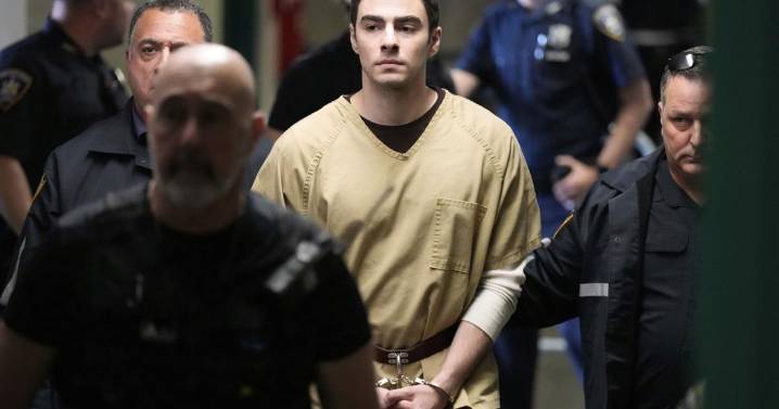Luigi Mangione's lawyers seek dismissal of federal charges in assassination of UnitedHealthcare CEO