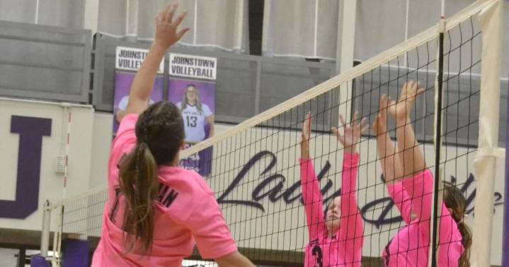 Johnstown girls' volleyball vs. Gloversville in photos