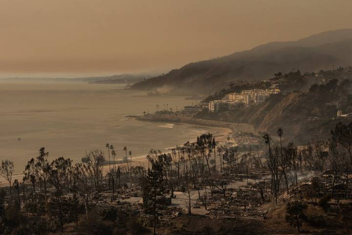 Advertencias de evacuación vigentes en Los Ángeles