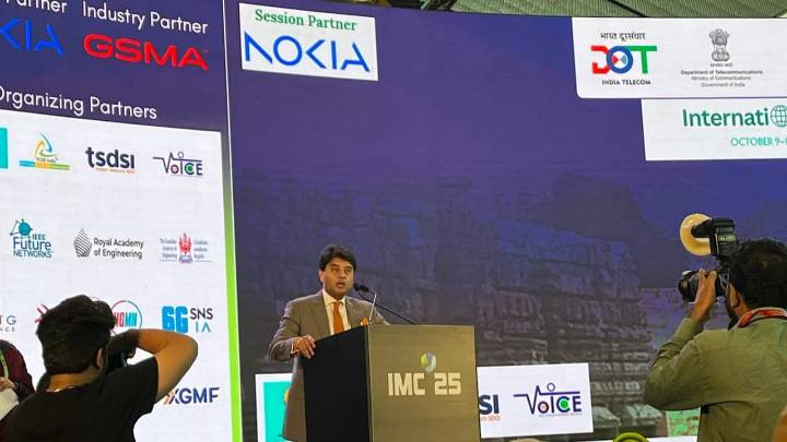 Satcom Summit at India Mobile Congress calls on 'Space Networks for Universal Connectivity'