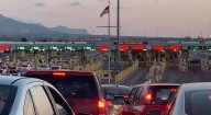 Amanecen los puentes llenos para ir a El Paso