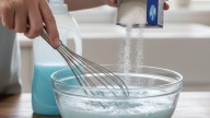 Mezclar jabón líquido con bicarbonato: por qué recomiendan hacerlo y para qué sirve