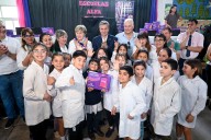 Inclusión y calidad educativa: Zdero entregó tablets a escuelas de San Martín