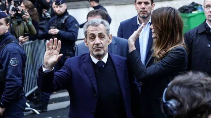 Nicolas Sarkozy se convierte en el primer expresidente francés de la posguerra en pisar la cárcel