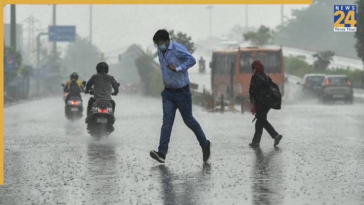 Delhi Set for First Artificial Rain After Successful Trial-What Can the City Learn from Dubai’s Cloud Seeding Debacle?