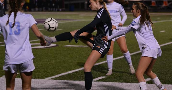 Youth movement keeps Mohonasen girls' soccer hopeful for future after semifinal loss
