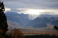SNAPPED: Fall colors, sun beams visible from top of Teton Pass