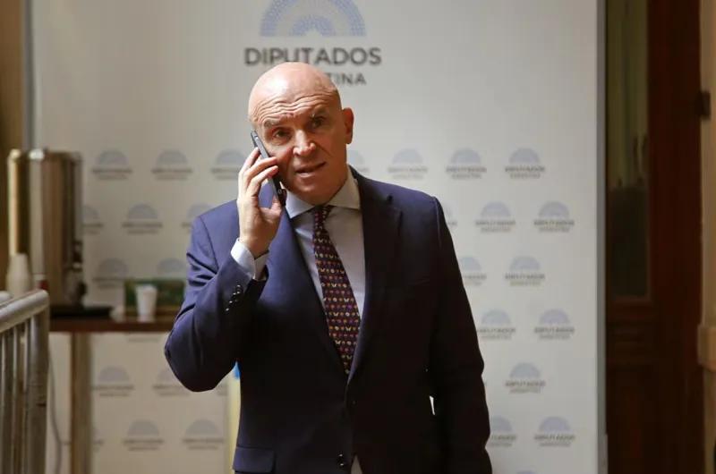 La oposición reaccionó a la renuncia de Espert: "Chau"