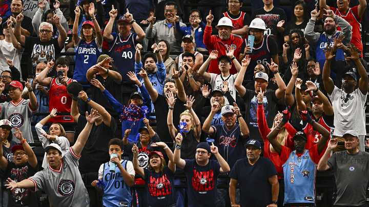 Pablo Torre checkmates Clippers fans over ‘FBI’ chants vs. Blazers