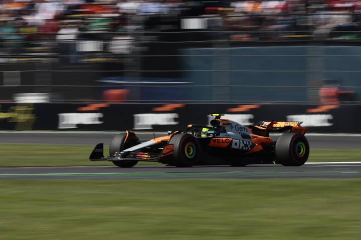 Norris gana en México y le arrebata el liderato a Piastri; Alonso y Sainz, retirados