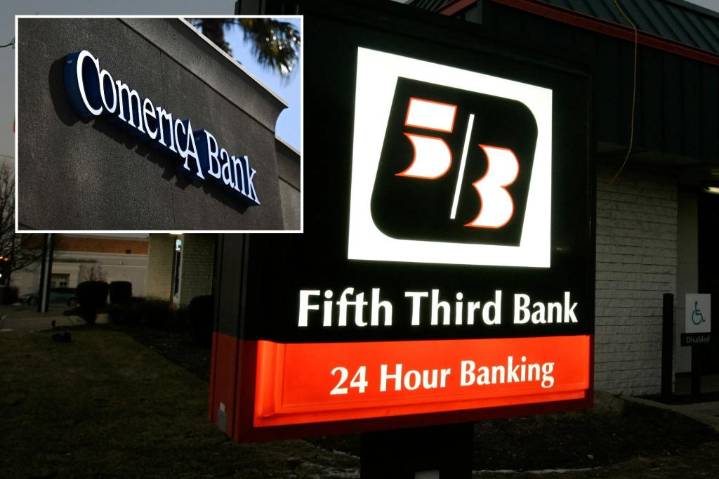 Fifth Third buying Comerica for nearly $10B as regional banks aim to take on JPMorgan