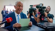 Socialistas y centroderecha empatan en las municipales de Portugal y arrinconan a los ultras