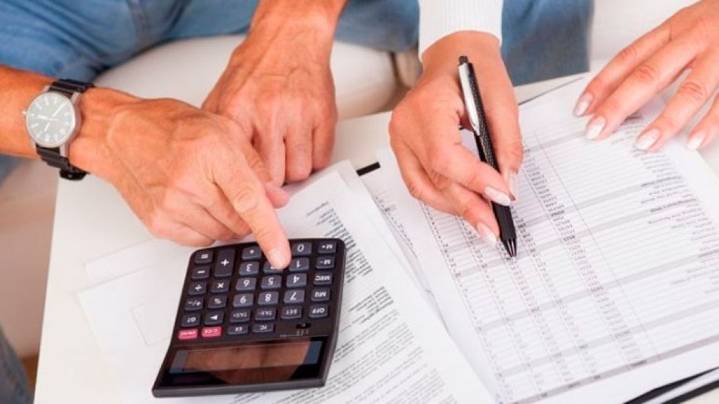 Un argentino puede llegar a pagar hasta 49 impuestos en el año