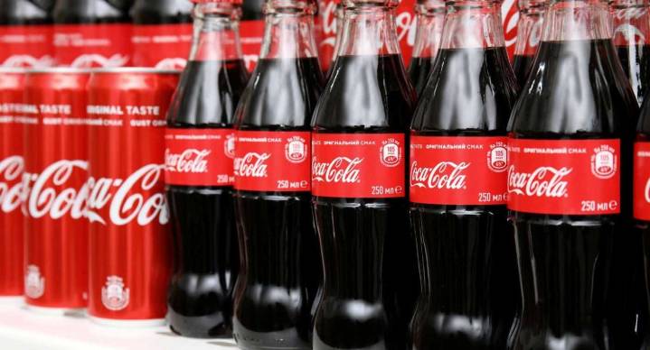 Coca-Cola garantiza que bajarán hasta en un 30% calorías de sus refrescos en México