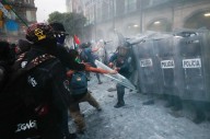350 encapuchados generaron violencia en marcha del 2 de octubre; hay un detenido por robo: SSC