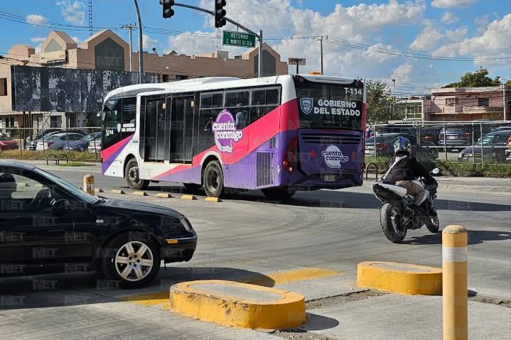Sufren conductores del Juárez Bus por calle cerrada tras muerte en vía pública