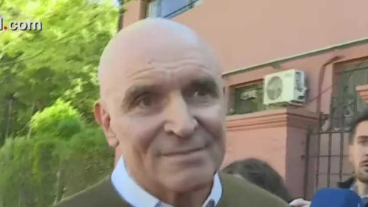 Votó Espert y expresó de manera escueta: "Me ubico en el lugar que me corresponde"