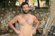 “Está en mi casa y no se quiere salir”: Vecina de Mérida exhibe a un extranjero luego de meterse a su domicilio