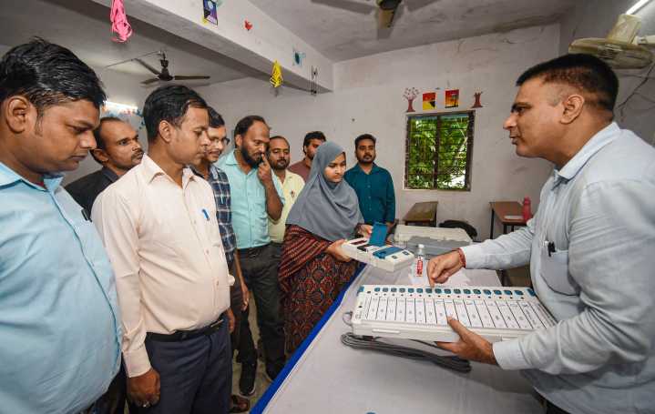 Nomination Filing Begins for First Phase of Bihar Polls