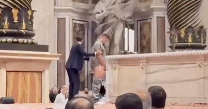 Man Urinates on St. Peter’s Basilica Altar During Holy Mass