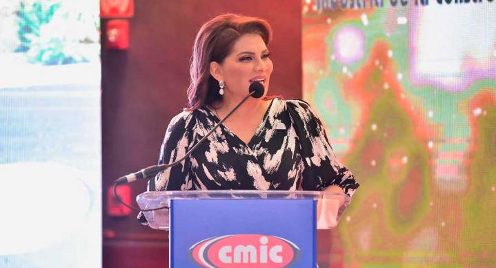 Senadora Lorenia Valles destaca avances en infraestructura y desarrollo industrial durante reunión en Hermosillo