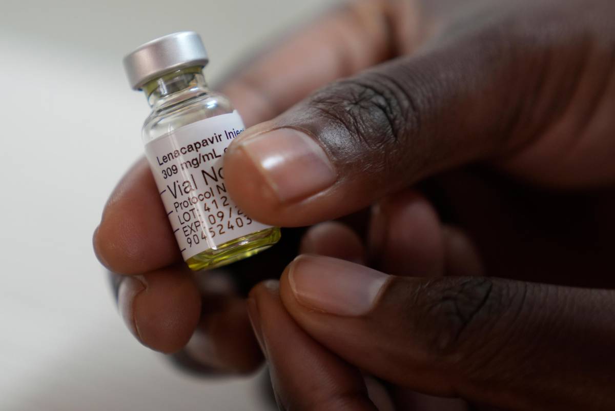 Lenacapavir, el nuevo medicamento que promete poner un freno al VIH, aún no llega a América Latina
