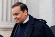 Trump informó que conmutó la sentencia por fraude de George Santos