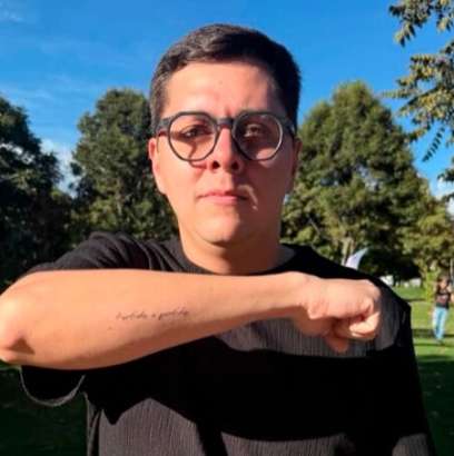 Atentan contra politólogo exiliado Luis Peche en Colombia: impacto de represión trasnacional