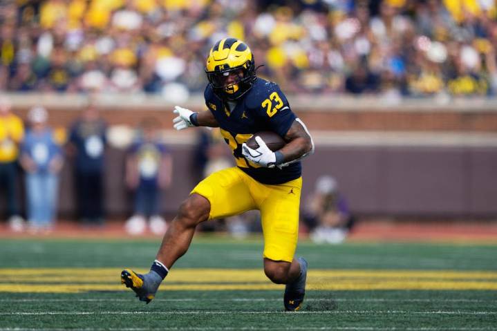 Michigan takes advantage of Washington turnovers, pulls away to win 24