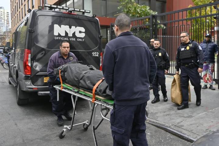 Federal CBP agent dies by suicide in front of girlfriend inside NYC apartment: sources