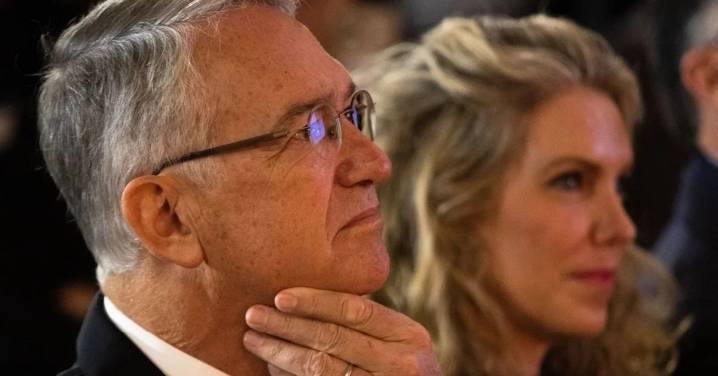 Grupo Salinas dice que acudirá a instancias internacionales por su deuda ante el SAT