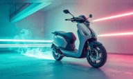 Bajaj overtakes TVS to lead India’s e-2W sales in October; Ather ranks third