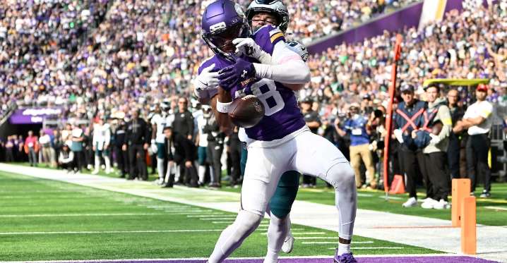 Eagles-Vikings Film Review: A resilient defensive performance