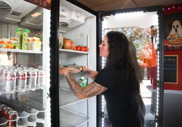 As SNAP benefits expire, Pittsburgh-area businesses step up for their communities