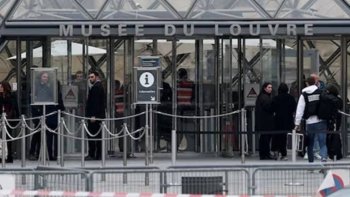 Louvre museum reopens in Paris, days after ₹894 crore jewellery robbery stuns world