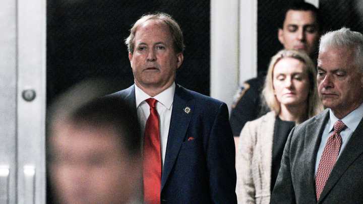 If things in America weren’t stupid enough, Texas is suing Tylenol maker