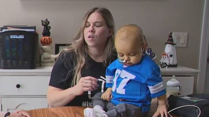 1-year-old in need of a new liver gets attention from the Detroit Lions