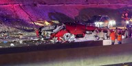 Un helicóptero médico se estrelló en una autopista de California: hay tres personas gravemente heridas