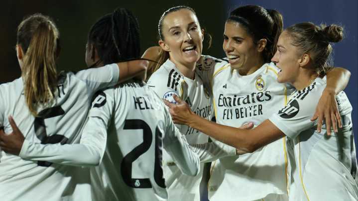 El Real Madrid vence al PSG en su visita a París y continúa con el pleno en la Champions Femenina